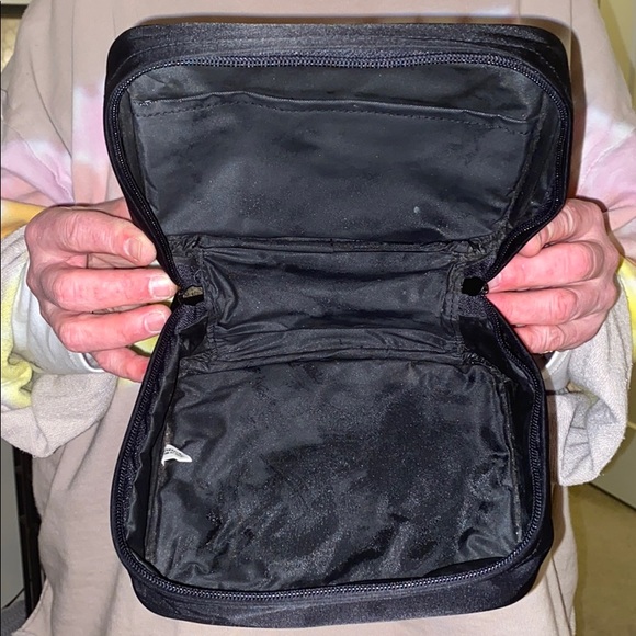 Chanel cosmetic bag with box and draw string - Picture 6 of 6